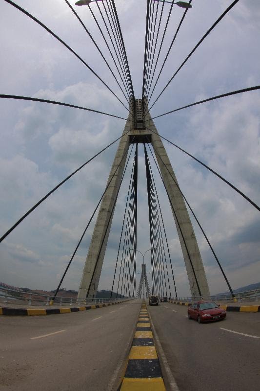 BARELANG BRIDGE VIEW FROM MEDIAN by bocah.info