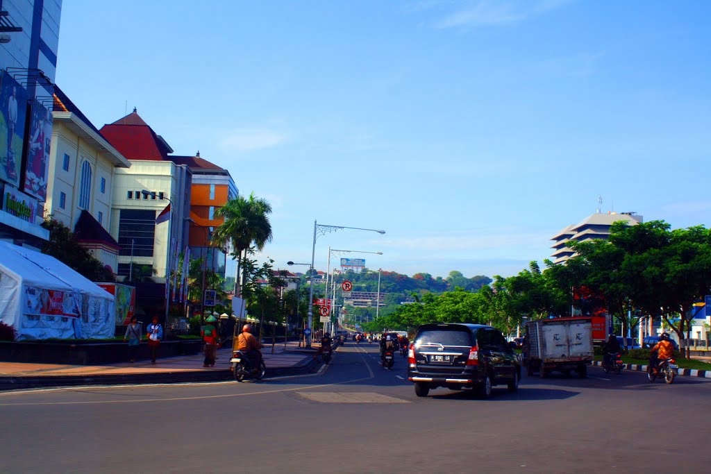 Pahlawan Street Semarang --Wherysusanto by Wignyo Hery Susanto