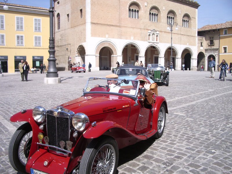 MG in Piazza XX Settembre by campidifragole