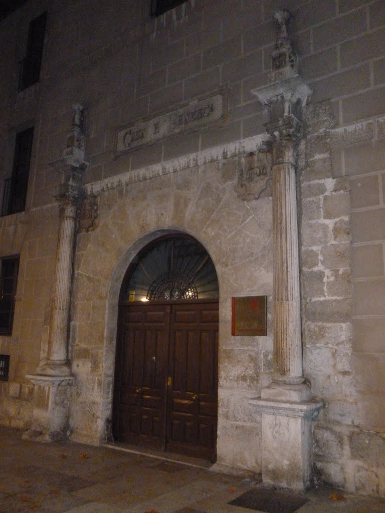 Puerta de la Casa del Estudiante, de la Univ Valladolid by libanez