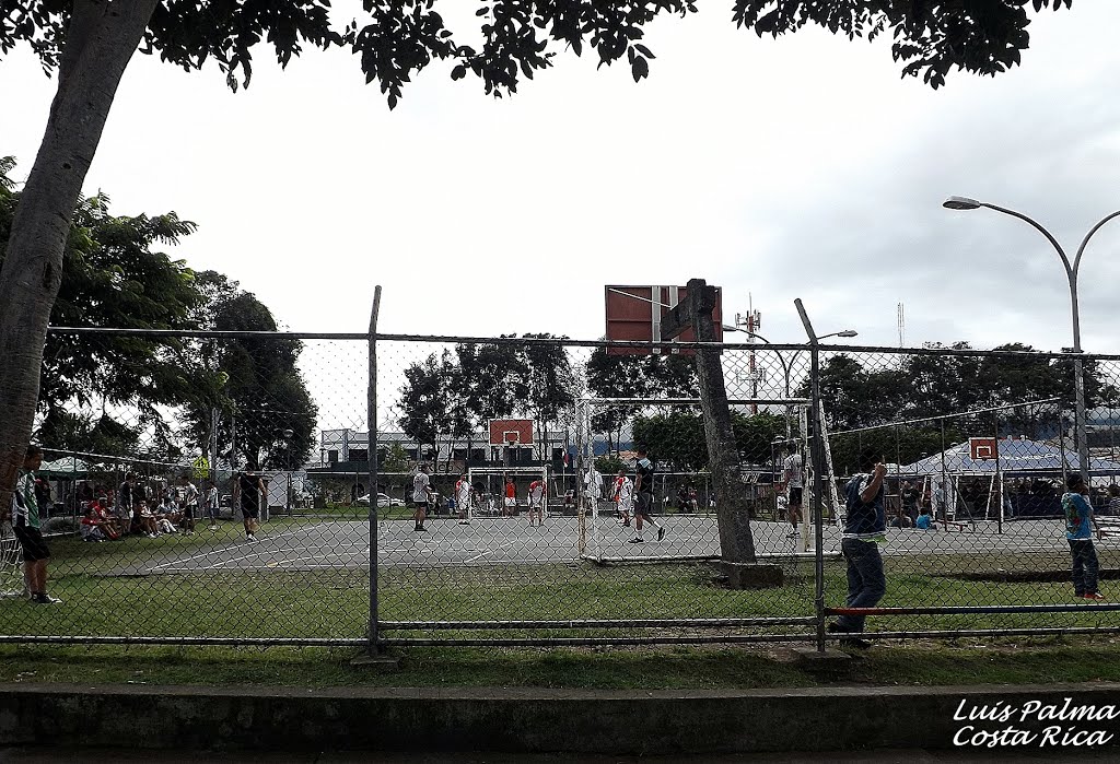 Cancha de basketbol de Barrio Mexico by LUIS PALMA