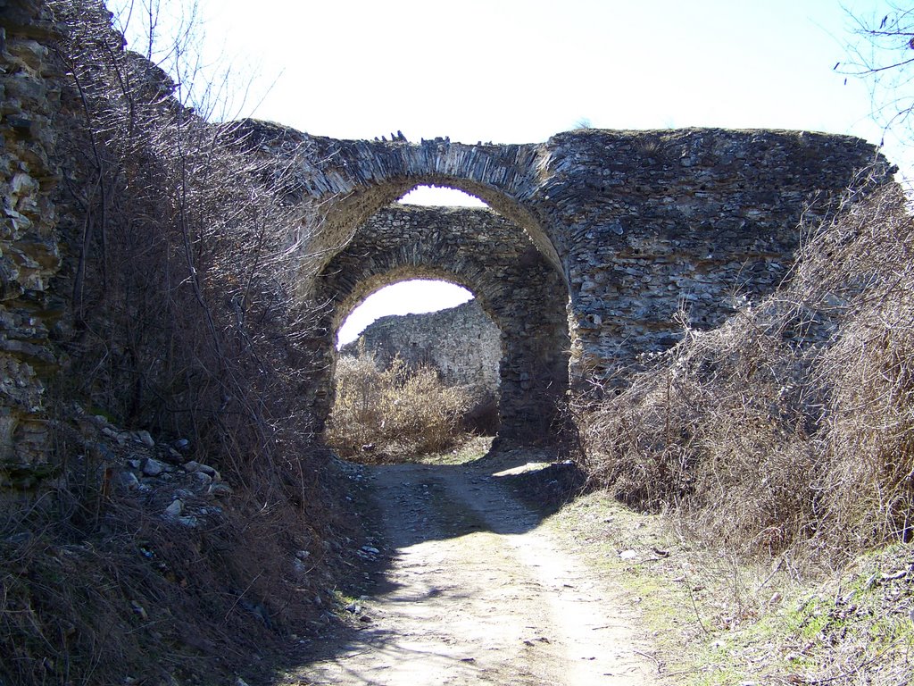 Задната Капија - поглед од надвор (Rear entrance - outside view) by Dragan Josifoski