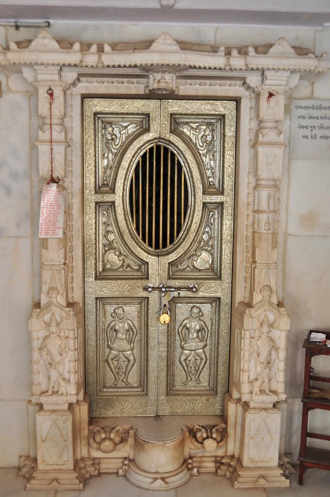 Panchasar Jain Derasa (Patan, India) by Sergey Brandys