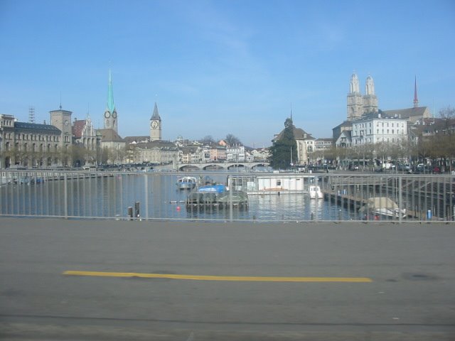 Zurich et le Limmat by abcdefghijklmnop