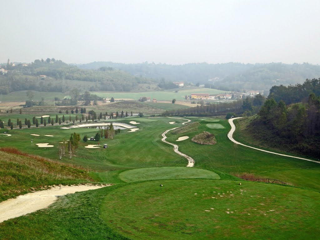 GC Feudo d Asti, Hole 7 by Rainer I.