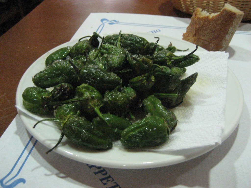 Pimientos del padron à Sarria by Emmanuel Gabolde