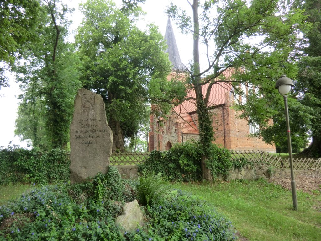 Ehrenmal für die Gefallenen 1914-18 aus Nätebow, Bollewick, Spitzkuhn by ReinhardKlenke