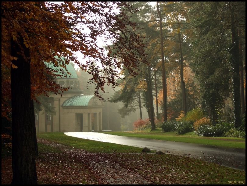 Merli: Alte Kapelle im Herbst by merli