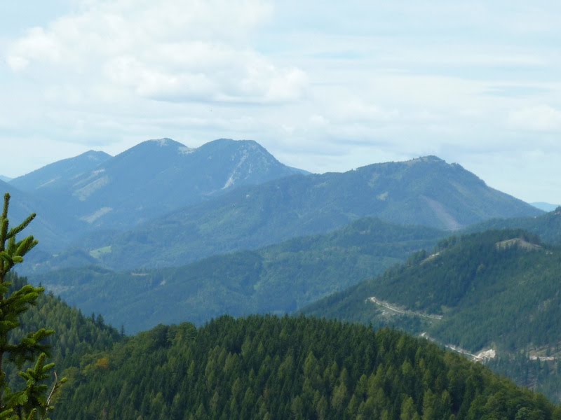 Alles bereits bekannt bis auf 2 Drüberschauer: Li Pötschberg (1506), re Gemeindealpe (1626m) by fuzzy_von_steyr