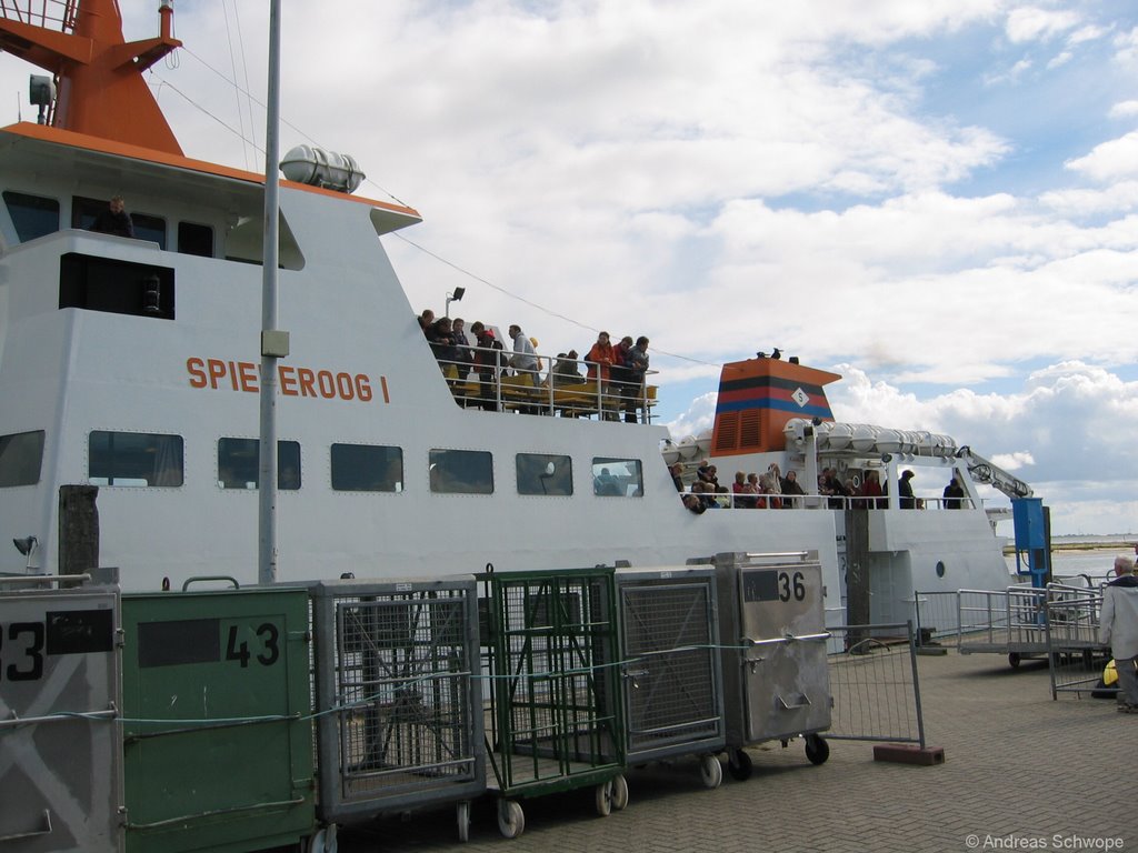 Die "Spiekeroog I" im Hafen by Andreas Schwope