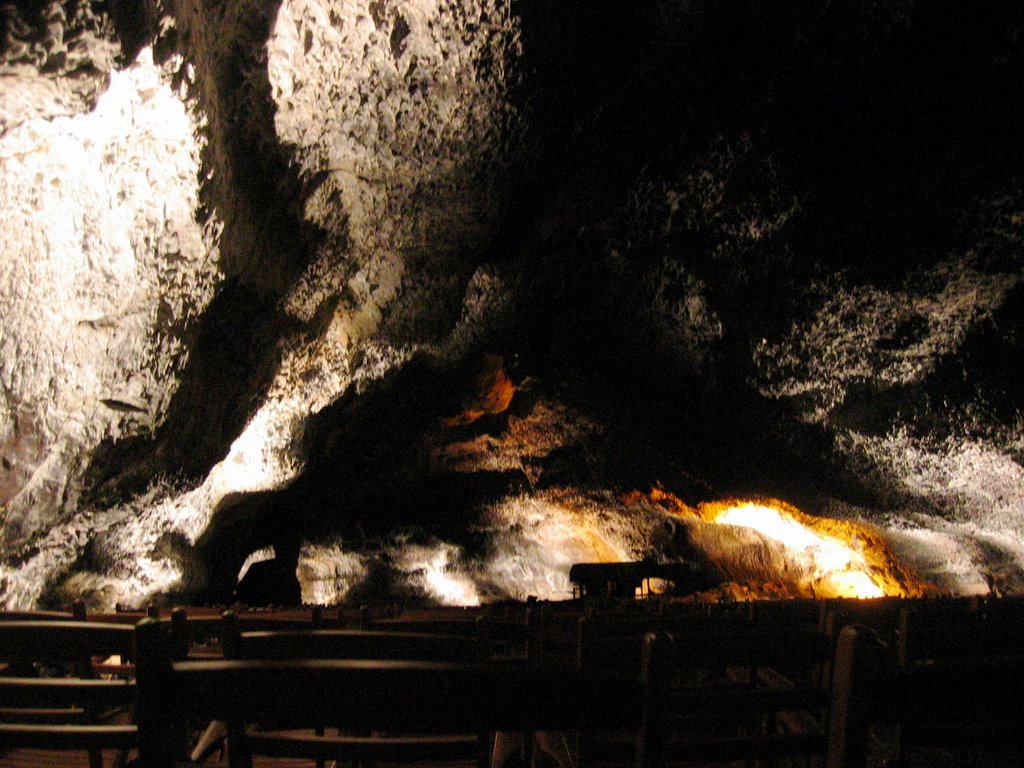 Auditorio Cueva de los Verdes / Lanzarote by donkler