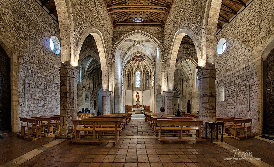 Iglesia de Santiago by Jose Ignacio Teran