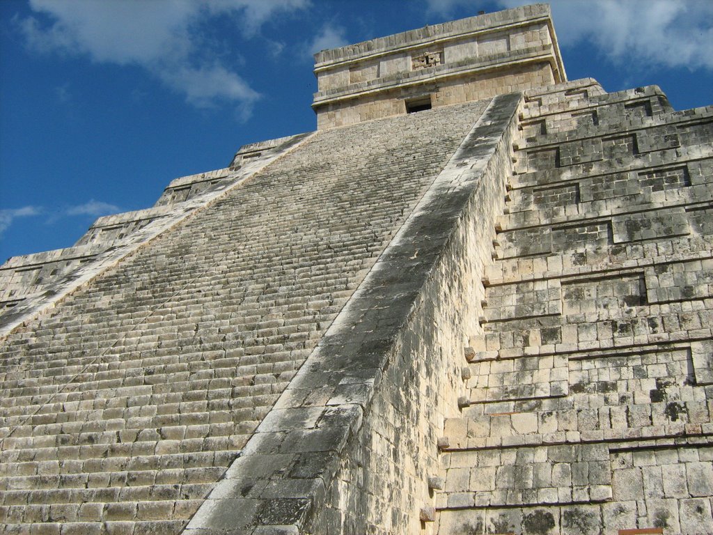 Piramide de Chitzen-Itza (detalle) by ramontxo