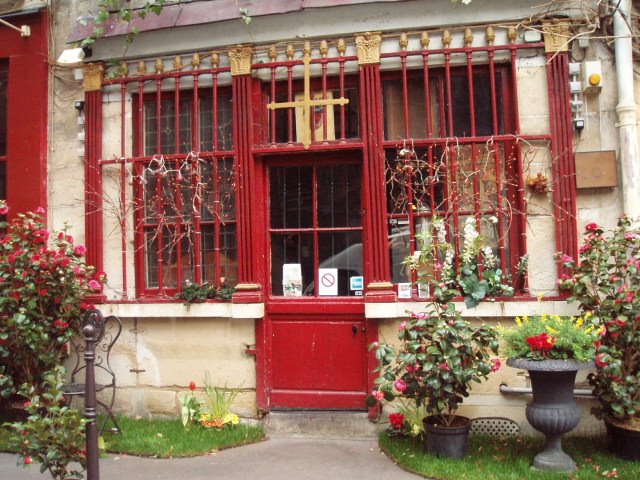 Paris, Flores de Notre Dame Rue by Sibel Albayrak