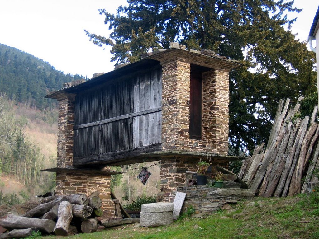 Cabazo en Bres (Taramundi) by La Casa del Chiflón (Bulnes)