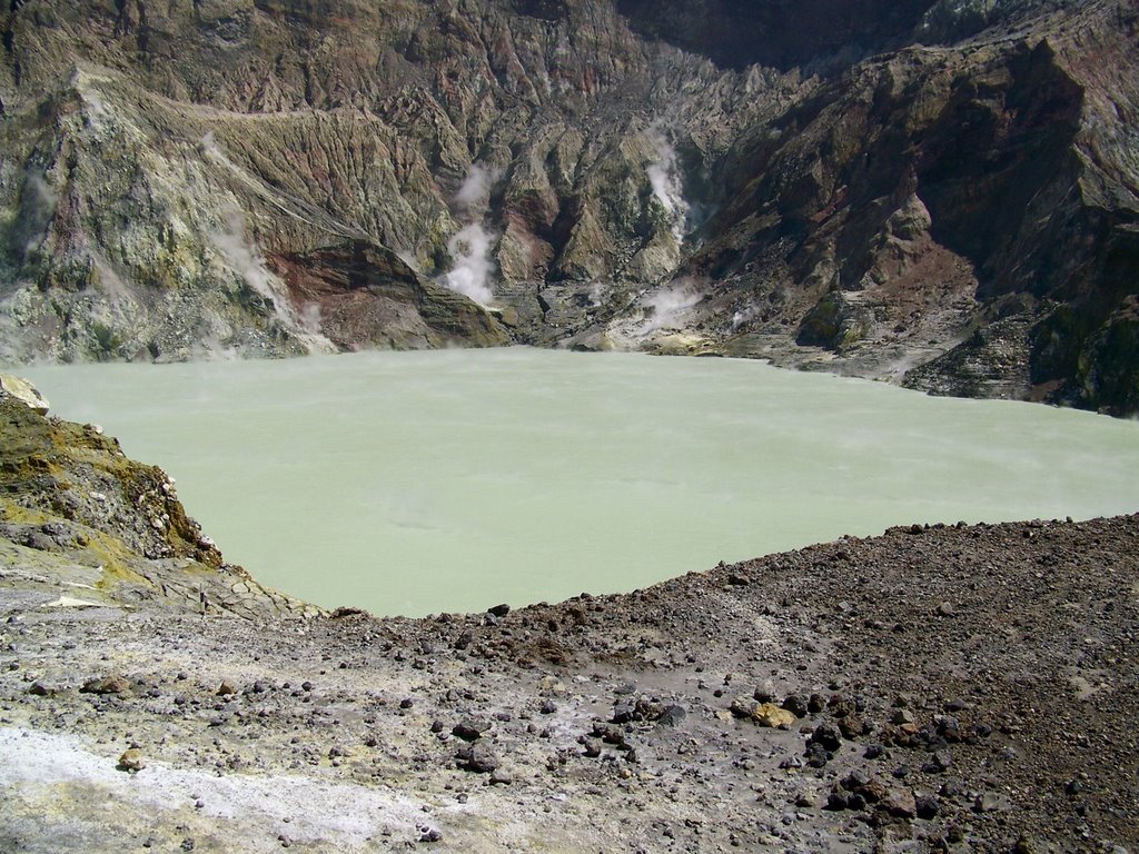 Acidic crater lake White Island by rmau