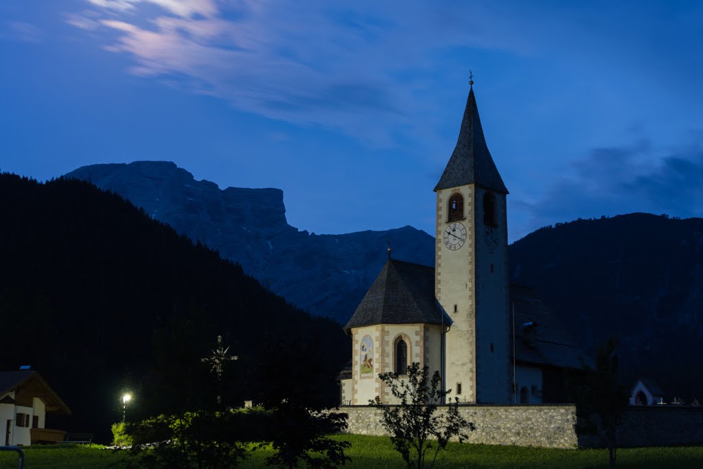 Kirche von San Vito im Pragser Tal by Herr Sonstiges