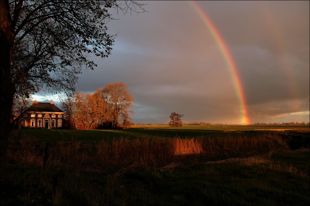 Regenboog boven Stedum by Teunis Haveman