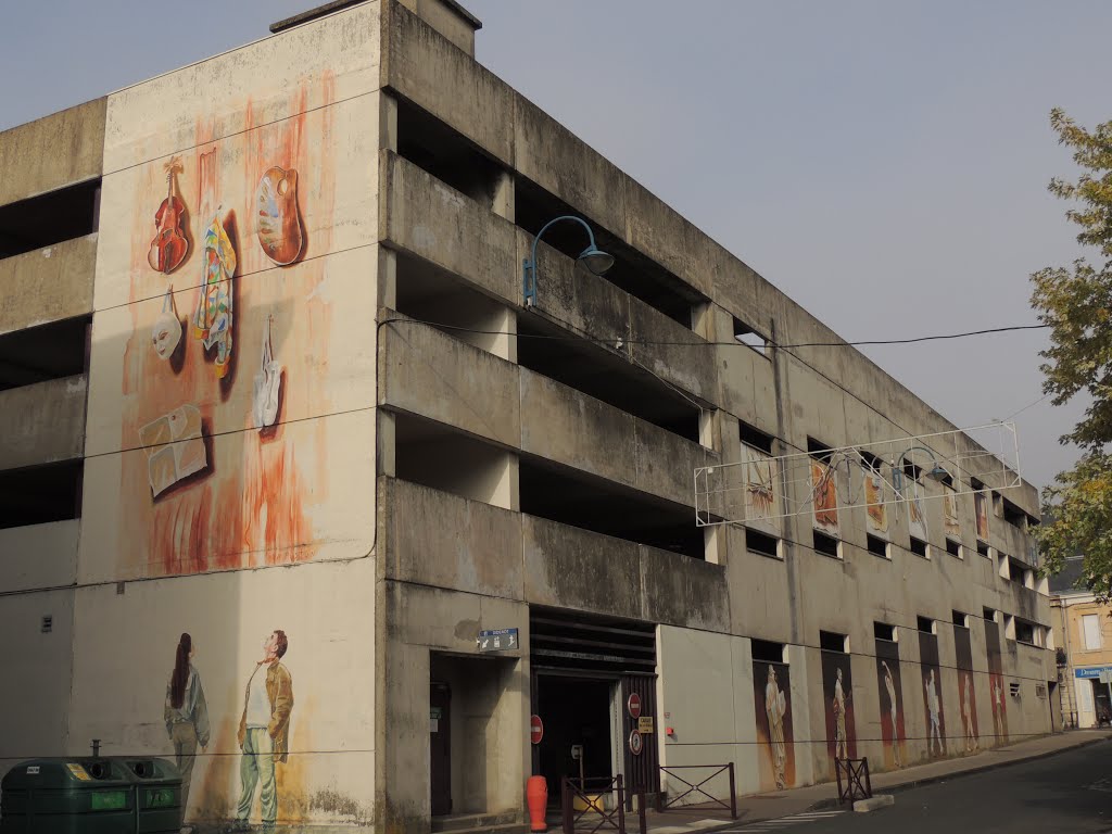 Châteauroux, parking et fresques by tofil44