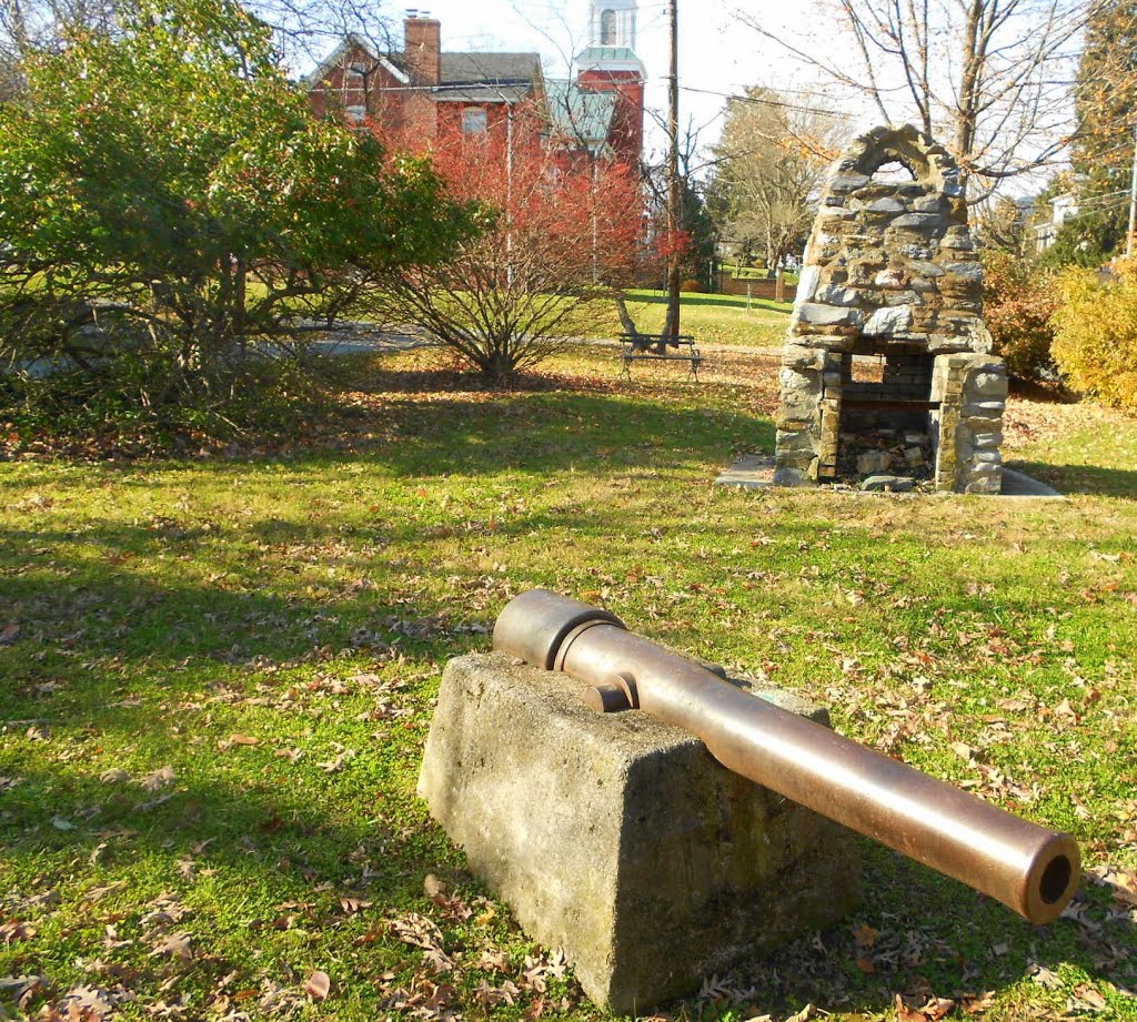 Cannon near the Harpers Ferry Bandstand, Washington St, Harpers Ferry, WV by Midnight Rider