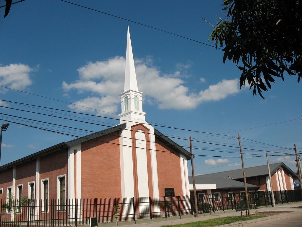 Iglesia de Jesucristo SUD. Centro Estaca Formosa by CHRISTIANFERNANDEZ