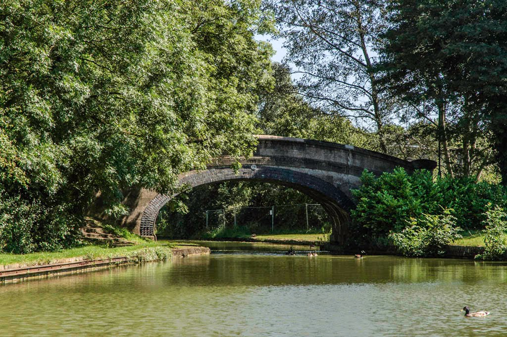 Attractive bridge, built in 1918 by hilofoz