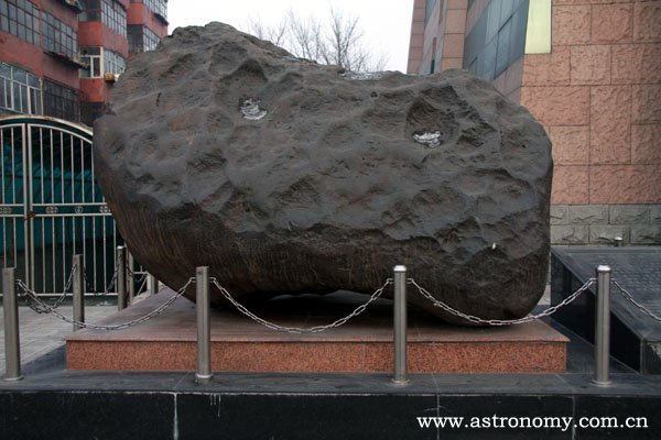 Xinjiang Grand Meteorite, 30 tons, by Renjiang Xie of Dalian by chinabootes