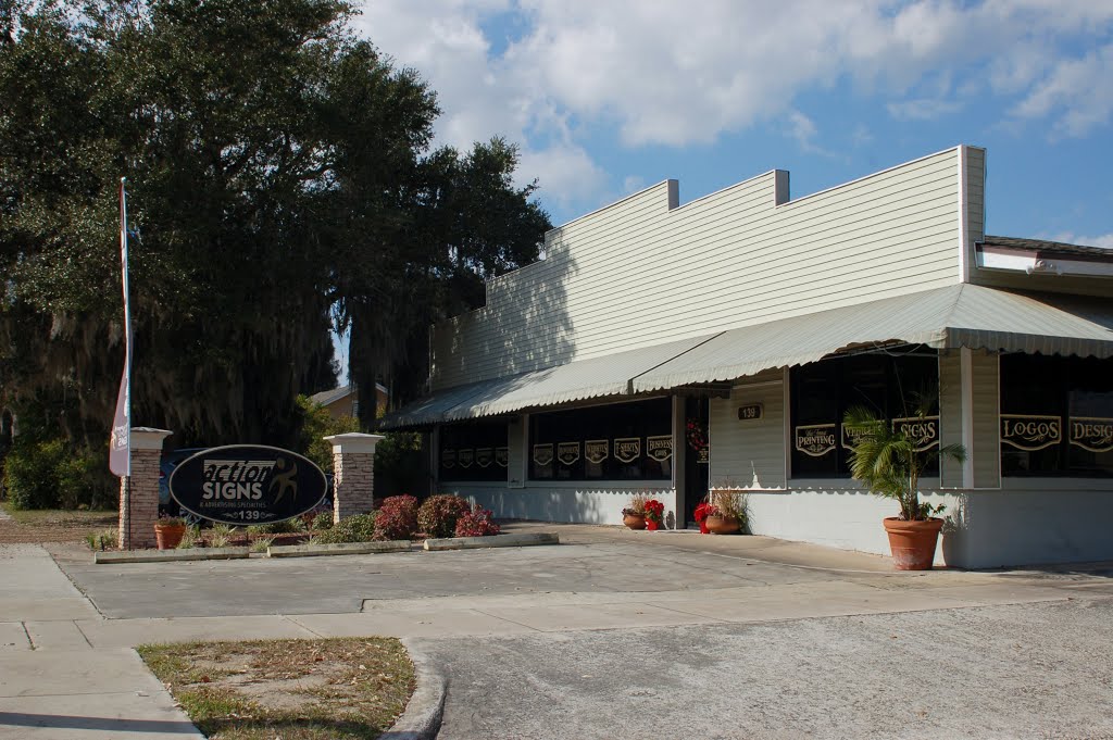 Action Signs at Lake Wales, FL by Scotch Canadian