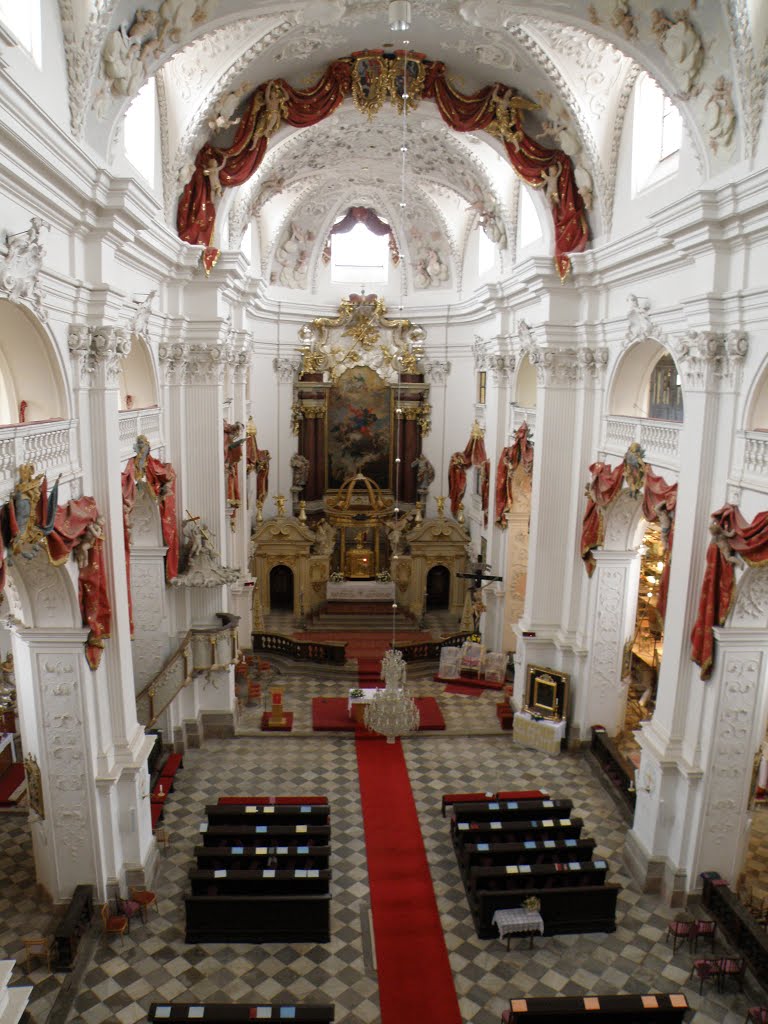 Inside the Church of Assumption of the Virgin Mary / Uvnitř Chrámu Nenebevzetí Panny Marie by DM brothers