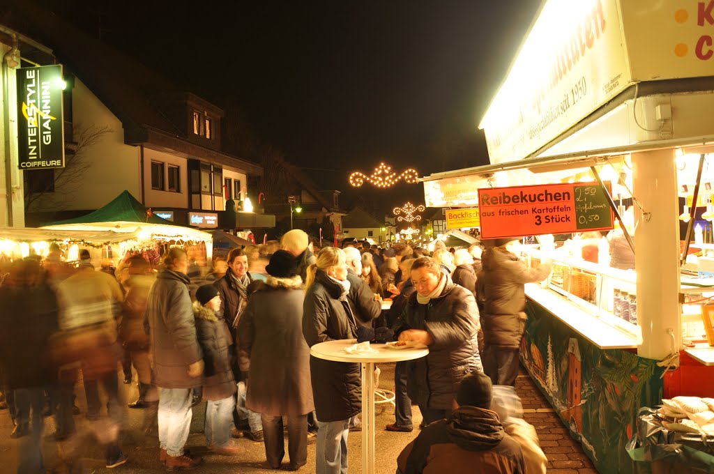 Much / Germany: Wunderschöner Weihnachtsmarkt im Bergischen Land. Abgelichtet im Dezember 2012. Much / Germany: Beautiful Christmas market in "Bergisch Land". Photographed in December 2012 by © "Earth Views"