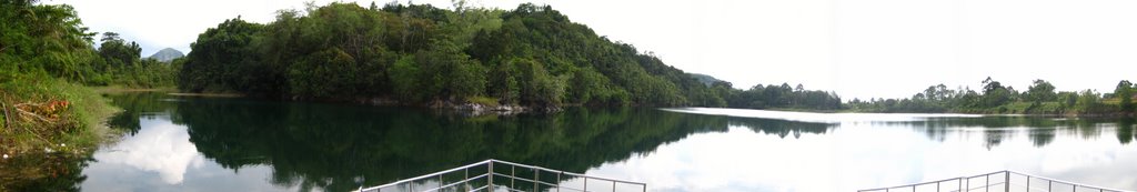 tasik biru full view by Gariey Sia