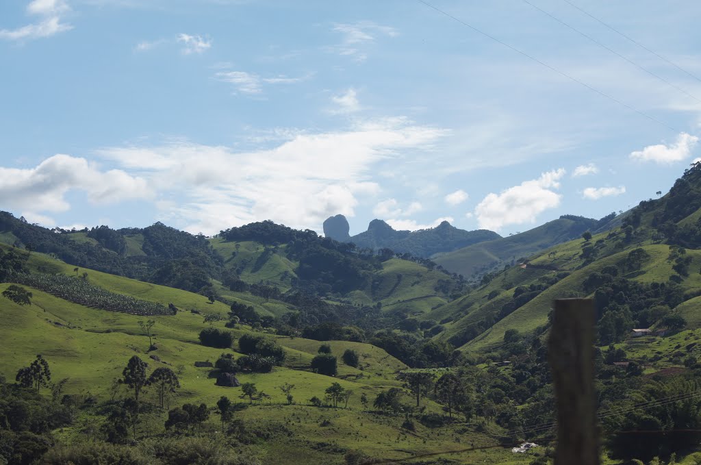 São Bento do Sapucaí-SP (pedra do Baú) by andre pimentel