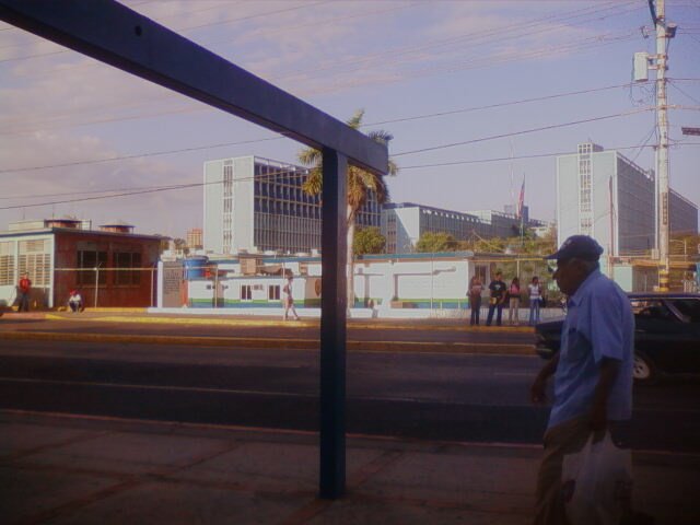 Hospital Universitario de Maracaibo by cesarlabarca