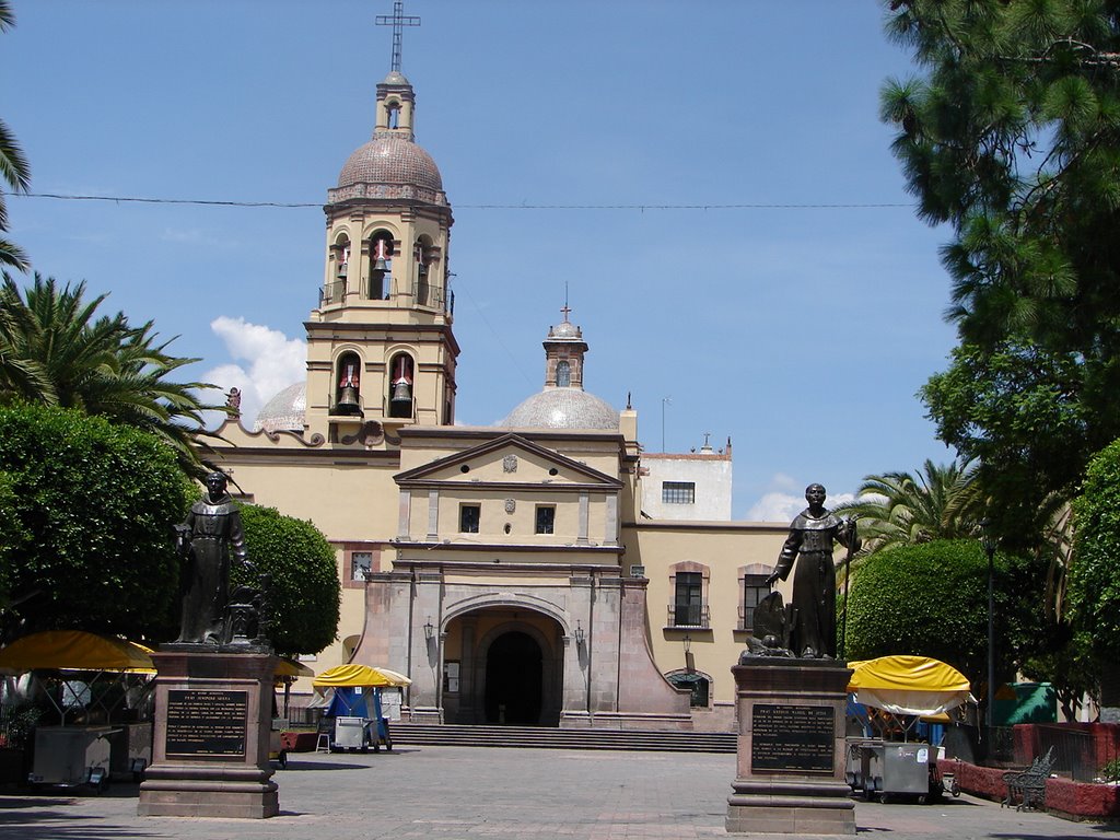 Templo de la Cruz by Alfonso