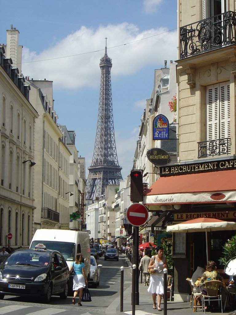 La Tour Eiffel, Paris by Dan Petersen by dan.petersen