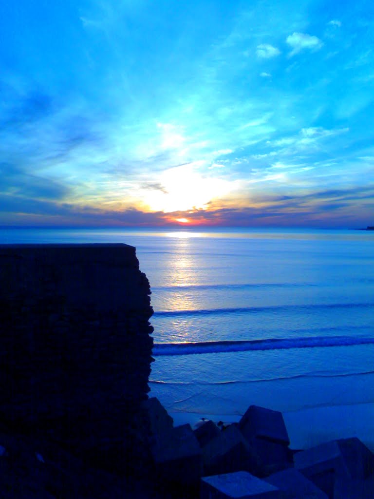 Atardecer en la Playa de Los Corrales by Cadizhead