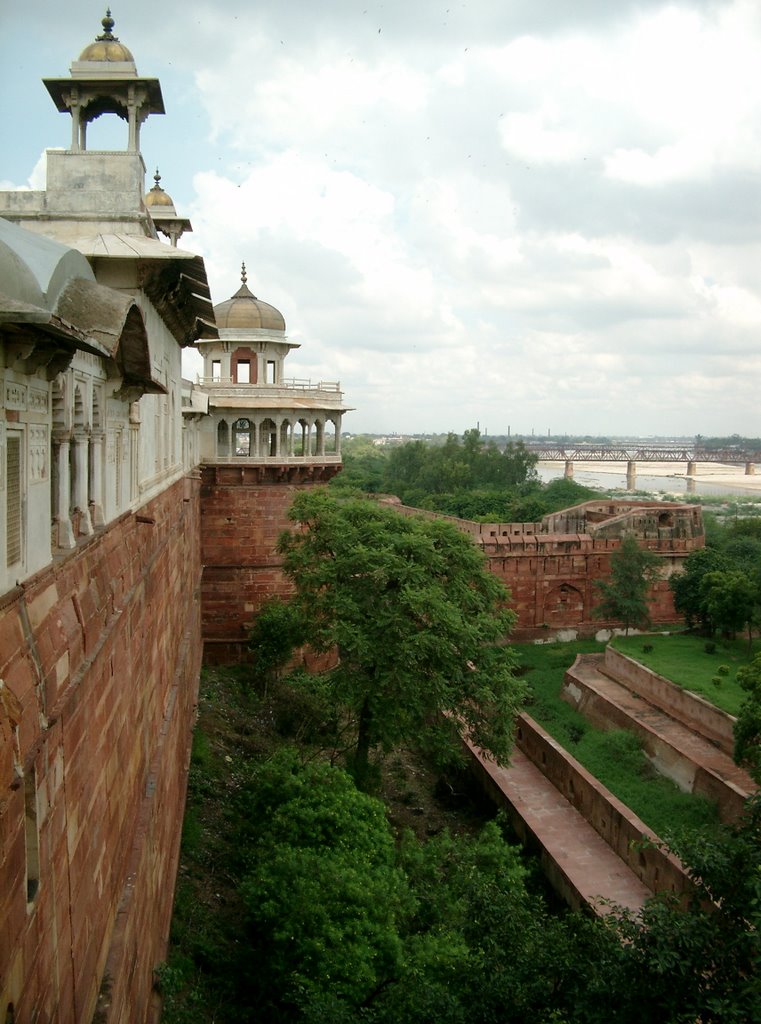 Red fort by week-end market