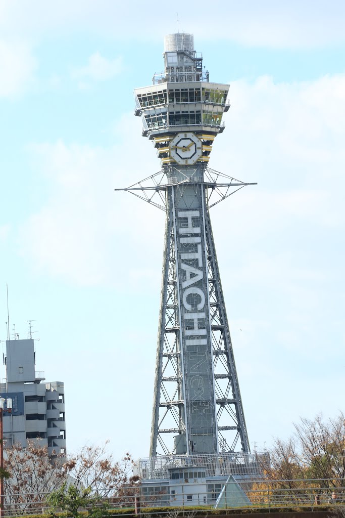 Tsuutenkaku Tower（通天閣） by Yuichi Azuma