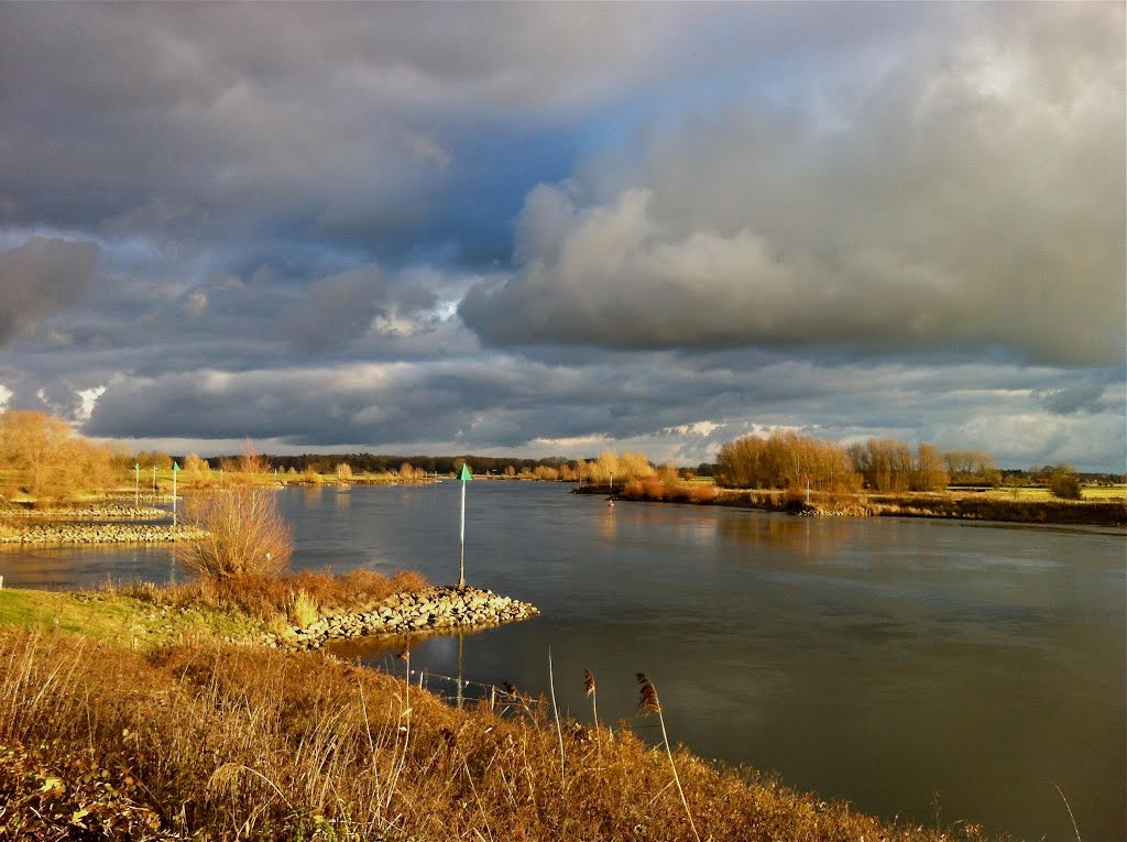 IJssel nabij Voorst by XanderBW