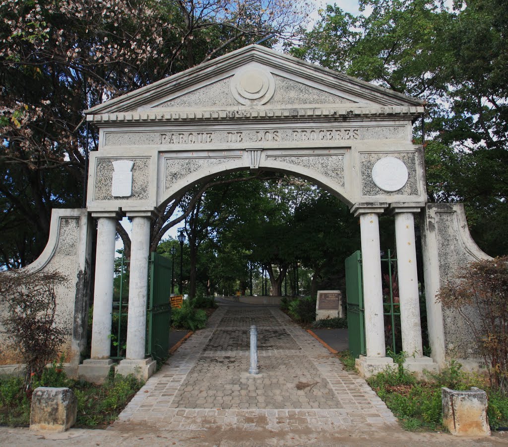 Parque de los Próceres-Mayagüez by Ricardo David Jusino