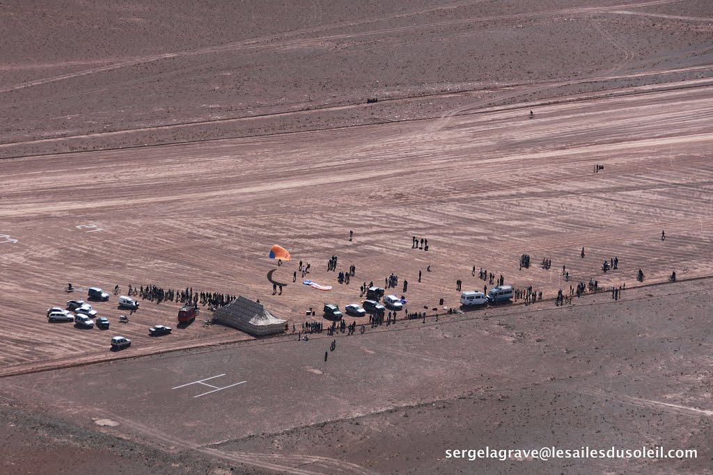 1er FESTIVAL DE PARAPENTE PARAMOTEUR AU MAROC, ballade dans la vallée des roses by serge lagrave