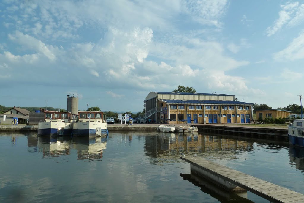 Canal de la Marne au Rhin, port de plaisance, base de Kuhnle-Tours (rs) by booh