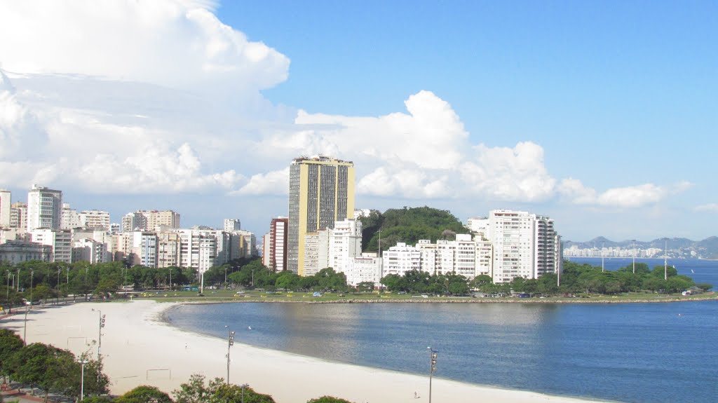 Praia de Botafogo by Aramos