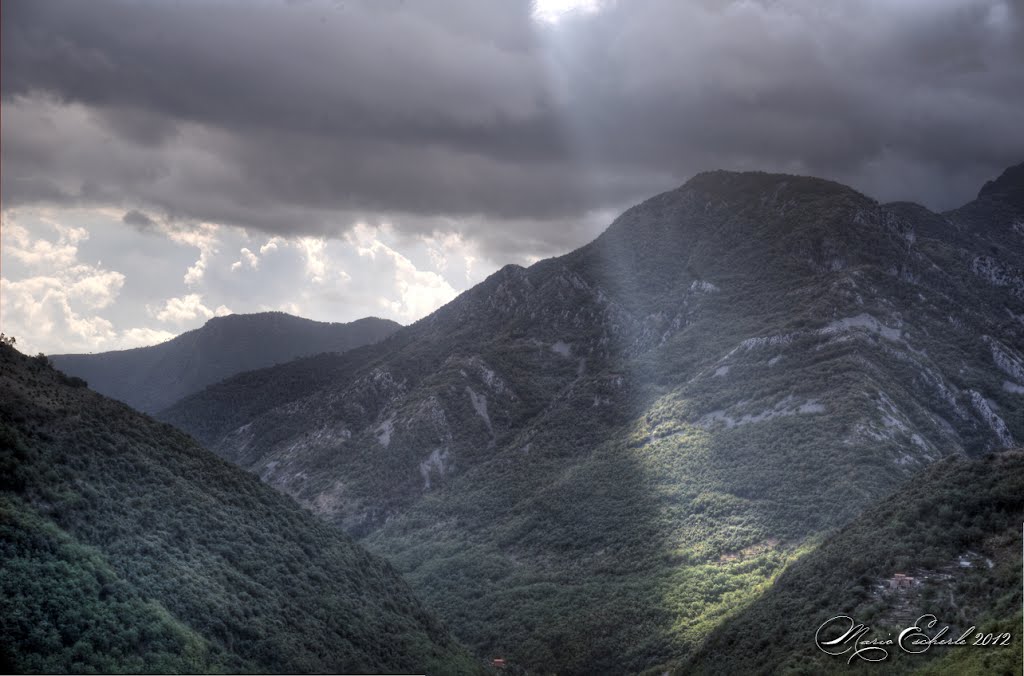 Ein Sonnenstrahl by Mario Escherle, der Fotograf aus Kaiserslaute