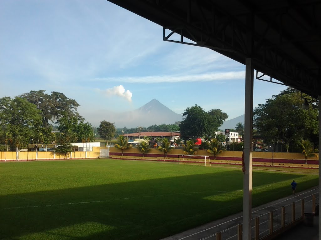 Volcán desde Cuyotenango!! by Yonathan Castañeda