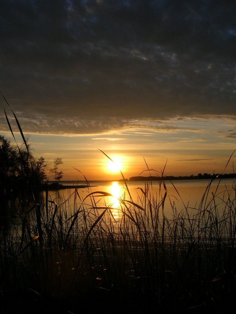 Parkway trail sunset by ikonenm