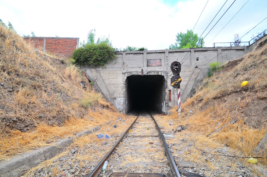 SANTIAGO - Túnel ferroviario Matucana by Pajarito Liwen