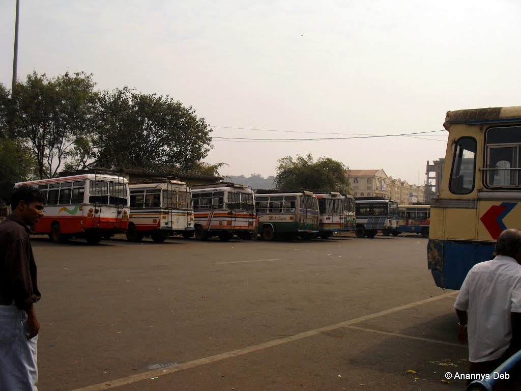 Margao Bus Stand, December 2009 by Anannya Deb