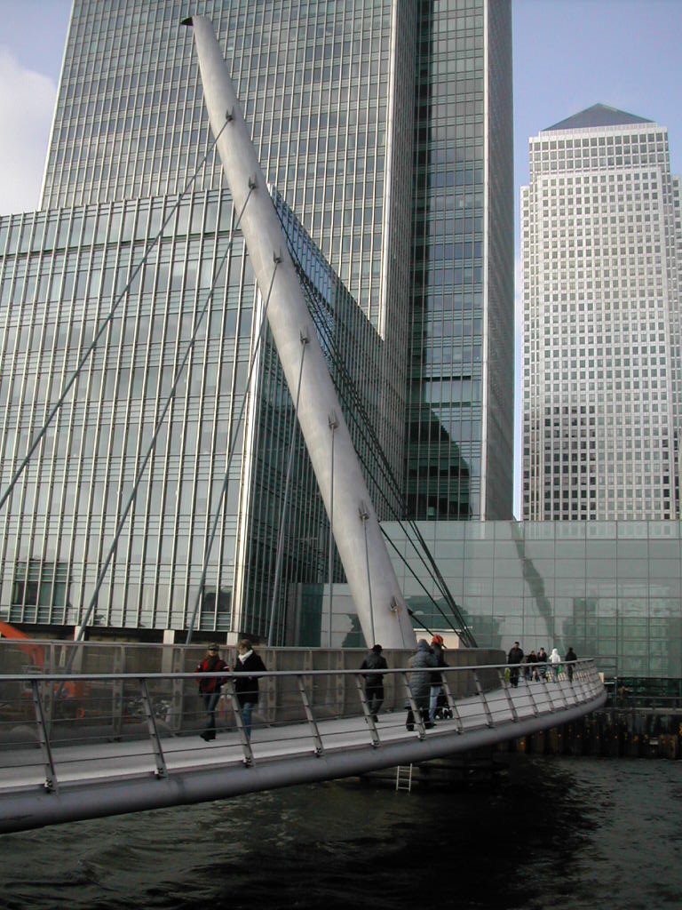 Canary Wharf - bridge by stezen