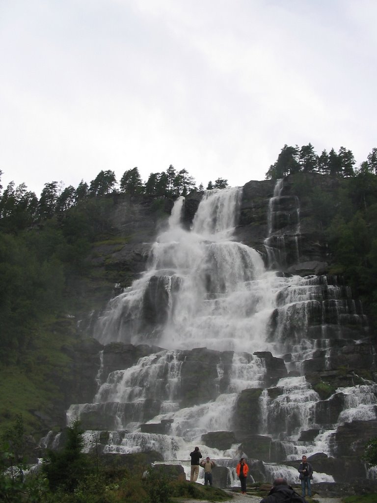 Catarata cerca Voss by zald